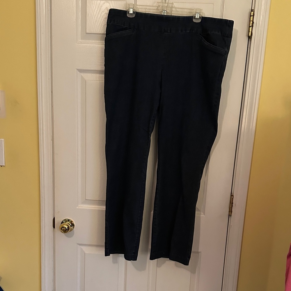 Croft & Barrow Women's Dark Blue Straight Leg Jeans